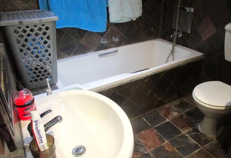 4 Bedroom Property for Sale in Langenhovenpark Free State